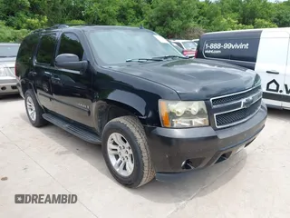 2007 Chevrolet Tahoe LT z VIN 1GNFC13087R349956, wystawiony jako IAAI lot #42229831 z przebiegiem 248 087 mil mil oraz . Historia ofert i sprzedaży dostępna na DreamBid. Obrazek 1.