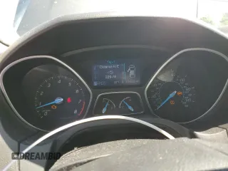2012 Ford Focus SE z VIN 1FAHP3F23CL328787, wystawiony jako Copart lot #63186125 z przebiegiem 198 629 mil mil oraz Szkoda całkowita • Salvage title. Historia ofert i sprzedaży dostępna na DreamBid. Obrazek 9.