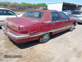 1993 Buick Roadmaster Ltd with VIN 1G4BT5374PR400327, listed as a IAAI auction lot 41987072 with 191,381 mi miles and . Bid and sale history available at DreamBid. Image 4.