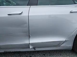 2017 Tesla Model S 60 z VIN 5YJSA1E11HF217633, wystawiony jako IAAI lot #42586913 z przebiegiem 152 987 mil mil oraz . Historia ofert i sprzedaży dostępna na DreamBid. Obrazek 19.