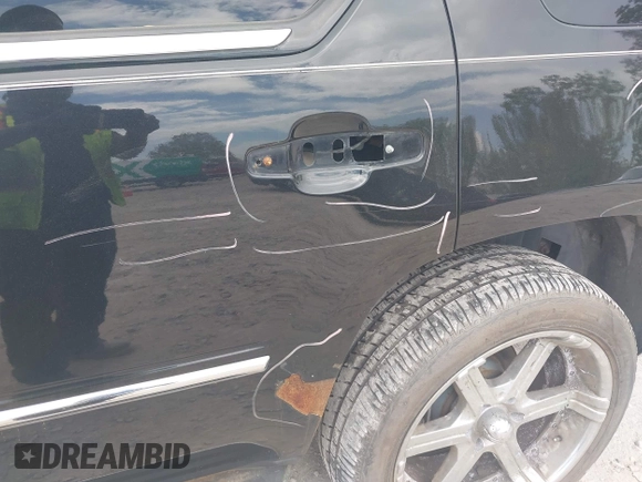 2007 Cadillac Escalade z VIN 1GYFK63847R144188, wystawiony jako IAAI lot #42244242 z przebiegiem 261 035 mil mil oraz . Historia ofert i sprzedaży dostępna na DreamBid. Obrazek 14.