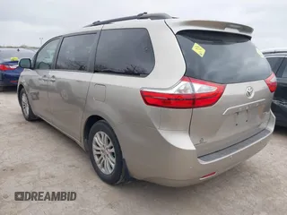 2015 Toyota Sienna XLE с VIN 5TDYK3DC4FS677254, выставлен на аукционе IAAI как лот 41708885 с пробегом 122 637 миль миль и . История ставок и продаж доступна на DreamBid. Изображение 3.