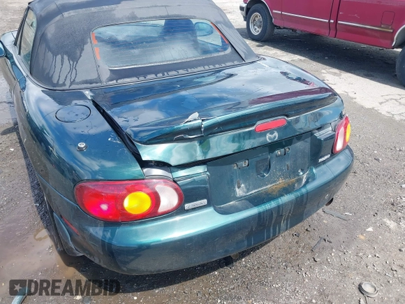 1999 Mazda MX-5 Miata z VIN JM1NB3537X0123440, wystawiony jako IAAI lot #42263294 z przebiegiem 107 356 mil mil oraz . Historia ofert i sprzedaży dostępna na DreamBid. Obrazek 6.