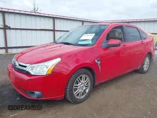 2008 Ford Focus SE z VIN 1FAHP35N08W101901, wystawiony jako IAAI lot #42288509 z przebiegiem 211 470 mil mil oraz . Historia ofert i sprzedaży dostępna na DreamBid. Obrazek 2.