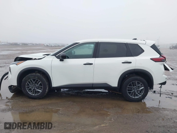 2024 Nissan Rogue S z VIN 5N1BT3AB7RC671402, wystawiony jako IAAI lot #41445320 z przebiegiem 17 769 mil mil oraz . Historia ofert i sprzedaży dostępna na DreamBid. Obrazek 15.