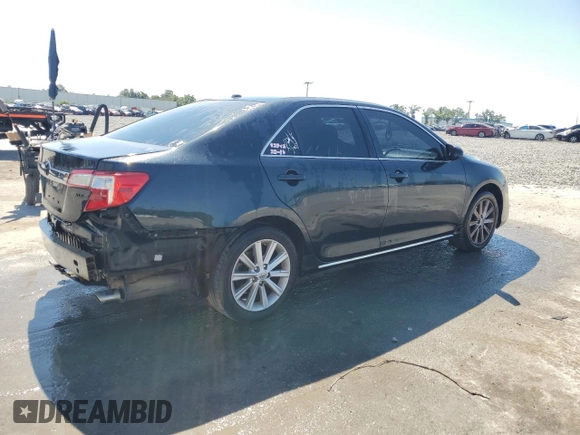 2014 Toyota Camry SE with VIN 4T1BK1FK0EU025526, listed as a Copart auction lot 50795485 with 236,054 mi miles and Salvage Title. Bid and sale history available at carsss.com. Image 3.