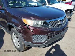 2011 Kia Sorento LX with VIN 5XYKT3A19BG172193, listed as a IAAI auction lot 41742744 with 143,740 mi miles. Bid and sale history available at carsss.com. Image 6.