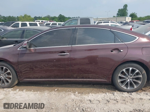 2017 Toyota Avalon XLE z VIN 4T1BK1EB3HU245765, wystawiony jako IAAI lot #42197337 z przebiegiem 173 649 mil mil oraz . Historia ofert i sprzedaży dostępna na DreamBid. Obrazek 14.