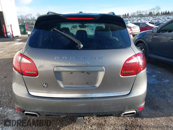 2013 Porsche Cayenne S с VIN WP1AB2A28DLA86543, выставлен на аукционе IAAI как лот 41764426 с пробегом 105 814 миль миль и . История ставок и продаж доступна на DreamBid. Изображение 16.