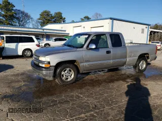2000 Chevrolet Silverado 1500 LS with VIN 2GCEC19V3Y1143350, listed as a Copart auction lot 85902734 with 513,157 mi miles and Salvage Title. Bid and sale history available at carsss.com. Image 1.