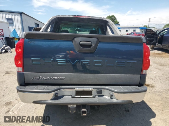 2005 Chevrolet Avalanche LS with VIN 3GNEC12Z45G241729, listed as a Copart auction lot 59558135 with 128,802 mi miles and Salvage title. Bid and sale history available at DreamBid. Image 6.