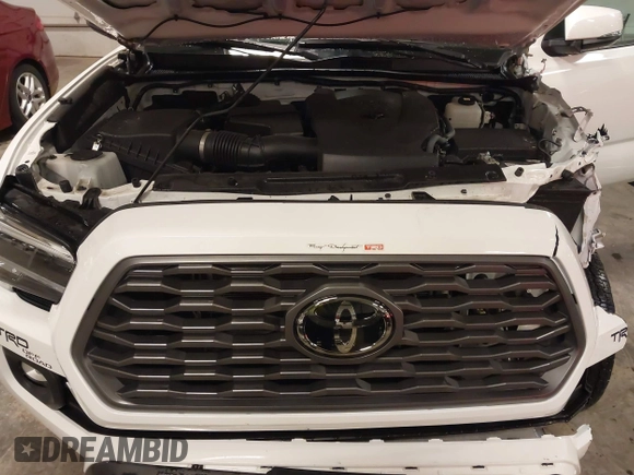 2021 Toyota Tacoma 4WD SR5 with VIN 3TMDZ5BN6MM113743, listed as a IAAI auction lot 41413775 with 24,735 mi miles. Bid and sale history available at carsss.com. Image 10.