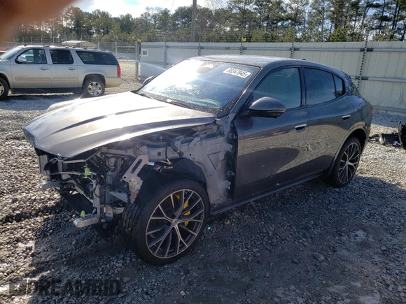 2023 Maserati Grecale GT z VIN ZN682AVA6P7418308, wystawiony jako Copart lot #88347945 z przebiegiem 4 658 mil mil oraz Szkoda całkowita • Salvage title. Historia ofert i sprzedaży dostępna na DreamBid. Obrazek 1.
