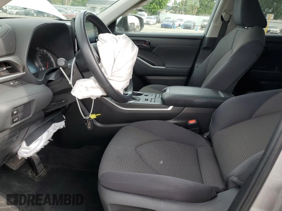 2022 Toyota Highlander LE with VIN 5TDBZRBH2NS183959, listed as a Copart auction lot 49261773 with 38,555 mi miles and . Bid and sale history available at DreamBid. Image 7.