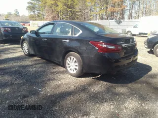 2018 Nissan Altima 2.5 SR with VIN 1N4AL3AP5JC471611, listed as a IAAI auction lot 41704535 with 60,027 mi miles. Bid and sale history available at carsss.com. Image 3.