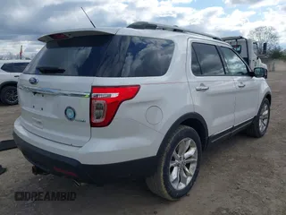 2013 Ford Explorer XLT with VIN 1FM5K8D87DGA79075, listed as a IAAI auction lot 42027067 with 152,068 mi miles and . Bid and sale history available at carsss.com. Image 4.