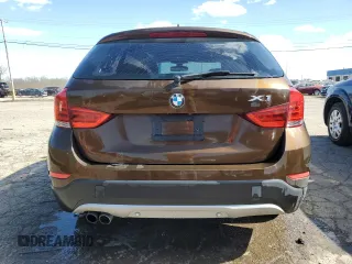 2014 BMW X1 sDrive28i z VIN WBAVM1C57EVW53696, wystawiony jako Copart lot #53142255 z przebiegiem 86 581 mil mil oraz Czysty tytuł • Clean title. Historia ofert i sprzedaży dostępna na DreamBid. Obrazek 6.