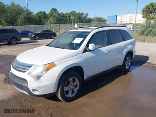 2007 Suzuki XL7 Limited with VIN 2S3DB917976105747, listed as a IAAI auction lot 42050620 with 187,231 mi miles. Bid and sale history available at carsss.com. Image 2.