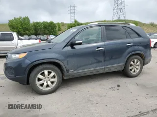2012 Kia Sorento LX z VIN 5XYKTDA2XCG296344, wystawiony jako Copart lot #59405315 z przebiegiem 171 604 mil mil oraz Czysty tytuł • Clean title. Historia ofert i sprzedaży dostępna na DreamBid. Obrazek 1.