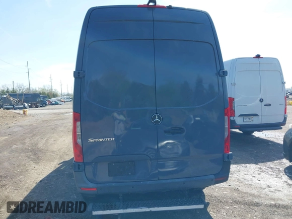 2019 Mercedes-Benz Sprinter Cargo with VIN WD4PF0CD6KP044032, listed as a IAAI auction lot 42103249 with 117,121 mi miles. Bid and sale history available at carsss.com. Image 16.