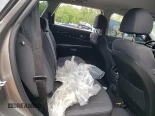 2018 Kia Sorento LX z VIN 5XYPG4A31JG345348, wystawiony jako Copart lot #55413455 z przebiegiem 64 868 mil mil oraz Szkoda całkowita • Salvage title. Historia ofert i sprzedaży dostępna na DreamBid. Obrazek 11.