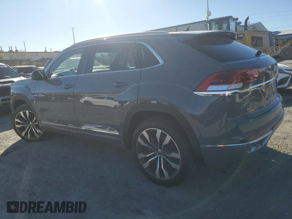 2021 Volkswagen Atlas SEL with VIN 1V2SE2CAXMC235406, listed as a Copart auction lot 80754164 with 31,527 mi miles and Salvage title. Bid and sale history available at DreamBid. Image 2.