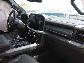 2025 Ford F-150 Lariat с VIN 1FTFW5L56SFA74360, выставлен на аукционе IAAI как лот 42378600 с пробегом 3 960 миль миль и . История ставок и продаж доступна на DreamBid. Изображение 5.