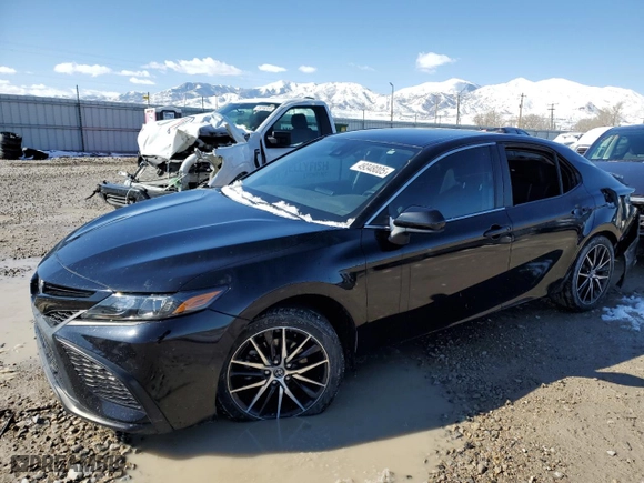 2021 Toyota Camry SE Nightshade with VIN 4T1G11AK8MU520412, listed as a Copart auction lot 49348005 with 61,322 mi miles and Salvage Title. Bid and sale history available at carsss.com. Image 1.
