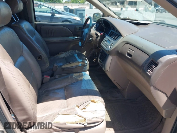 2001 Toyota Sienna LE z VIN 4T3ZF13C11U365141, wystawiony jako IAAI lot #42336826 z przebiegiem 347 176 mil mil oraz . Historia ofert i sprzedaży dostępna na DreamBid. Obrazek 5.