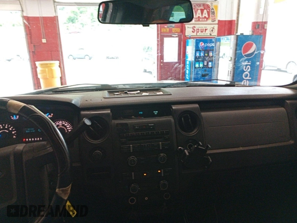 2013 Ford F-150 XL с VIN 1FTMF1EM2DKE77413, выставлен на аукционе IAAI как лот 42679287 с пробегом 185 602 миль миль и . История ставок и продаж доступна на DreamBid. Изображение 22.