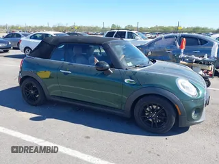 2016 MINI Convertible с VIN WMWWG5C51G3C19231, выставлен на аукционе IAAI как лот 41805261 с пробегом 93 573 миль миль и . История ставок и продаж доступна на DreamBid. Изображение 13.