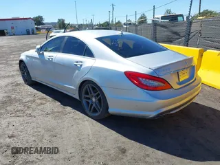 2014 Mercedes-Benz CLS 550 z VIN WDDLJ7DB8EA097096, wystawiony jako IAAI lot #40084432 z przebiegiem 93 431 mil mil oraz . Historia ofert i sprzedaży dostępna na DreamBid. Obrazek 3.