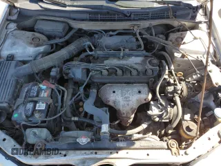 2002 Honda Accord LX z VIN 1HGCG56402A160961, wystawiony jako Copart lot #53092205 z przebiegiem 262 152 mil mil oraz Czysty tytuł • Clean title. Historia ofert i sprzedaży dostępna na DreamBid. Obrazek 11.