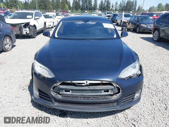 2013 Tesla Model S Performance z VIN 5YJSA1DP2DFP06669, wystawiony jako IAAI lot #42161357 z przebiegiem 177 710 mil mil oraz . Historia ofert i sprzedaży dostępna na DreamBid. Obrazek 13.