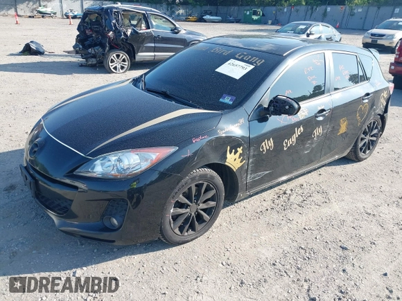 2012 Mazda 3 S Grand Touring z VIN JM1BL1M63C1583005, wystawiony jako IAAI lot #42657793 z przebiegiem 117 212 mil mil oraz . Historia ofert i sprzedaży dostępna na DreamBid. Obrazek 2.