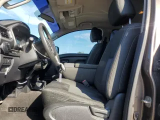 2017 Nissan Titan SV z VIN 1N6AA1EJ0HN538458, wystawiony jako Copart lot #47475775 z przebiegiem 139 224 mil mil oraz Szkoda całkowita • Salvage title. Historia ofert i sprzedaży dostępna na DreamBid. Obrazek 7.