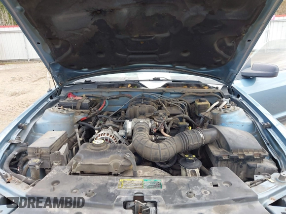 2006 Ford Mustang Standard with VIN 1ZVFT84NX65105899, listed as a IAAI auction lot 41447690 with 168,239 mi miles and . Bid and sale history available at carsss.com. Image 10.