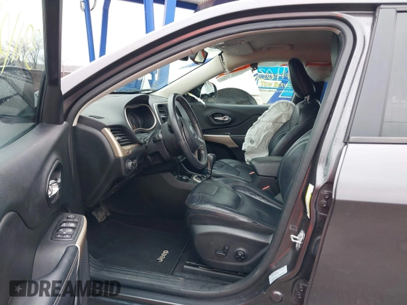 2017 Jeep Cherokee Limited with VIN 1C4PJMDB4HW664678, listed as a IAAI auction lot 39110325 with 47,880 mi miles and . Bid and sale history available at DreamBid. Image 5.