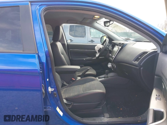 2023 Mitsubishi Outlander ES z VIN JA4ARUAU0PU012553, wystawiony jako IAAI lot #41131931 z przebiegiem 23 087 mil mil oraz . Historia ofert i sprzedaży dostępna na DreamBid. Obrazek 5.