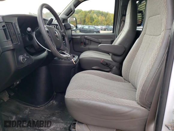 2017 GMC Savana Cargo Van with VIN 1GTW7AFF7H1906806, listed as a Copart auction lot 81203694 with 53,426 mi miles and Salvage Title. Bid and sale history available at carsss.com. Image 7.