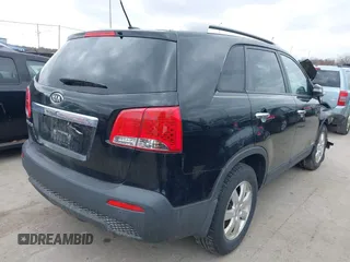 2011 Kia Sorento LX with VIN 5XYKTDA15BG033653, listed as a IAAI auction lot 41844960 with 227,336 mi miles. Bid and sale history available at carsss.com. Image 4.