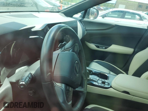 2023 Lexus NX 350 Luxury z VIN 2T2HGCEZXPC027533, wystawiony jako Copart lot #54949765 z przebiegiem Nie podano mil oraz Szkody całkowita. Historia ofert i sprzedaży dostępna na DreamBid. Obrazek 9.