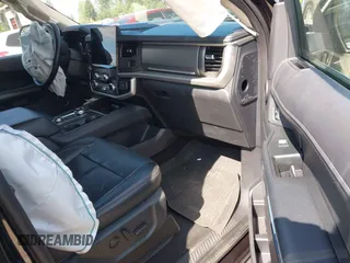 2024 Ford Expedition Max XLT z VIN 1FMJK1J88REA19268, wystawiony jako IAAI lot #42531915 z przebiegiem 34 917 mil mil oraz . Historia ofert i sprzedaży dostępna na DreamBid. Obrazek 5.