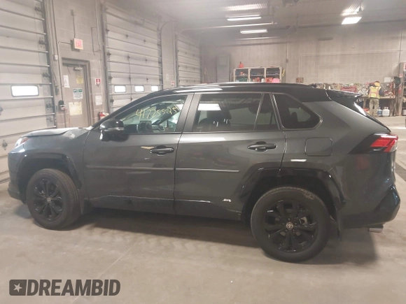2024 Toyota RAV4 Hybrid XSE with VIN 2T3E6RFV6RW050017, listed as a IAAI auction lot 41775525 with 19,988 mi miles. Bid and sale history available at carsss.com. Image 14.