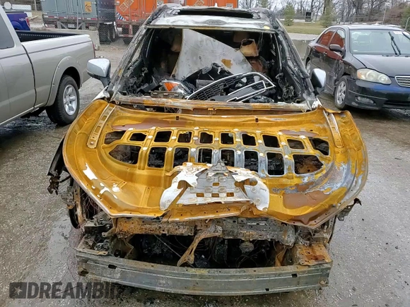 2022 Toyota Corolla Cross XLE with VIN 7MUDAABG1NV040838, listed as a Copart auction lot 43381005 with Not provided miles and Salvage title. Bid and sale history available at DreamBid. Image 10.