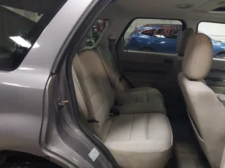 2011 Ford Escape XLT with VIN 1FMCU9D73BKB81871, listed as a IAAI auction lot 39857267 with 75,273 mi miles. Bid and sale history available at carsss.com. Image 8.