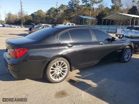 2013 BMW 7 Series 740Li with VIN WBAYE4C54DD137568, listed as a Copart auction lot 43586685 with 181,796 mi miles and Clean Title. Bid and sale history available at carsss.com. Image 3.