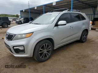 2012 Kia Sorento SX z VIN 5XYKW4A20CG243238, wystawiony jako Copart lot #57533915 z przebiegiem 174 954 mil mil oraz Szkoda całkowita • Salvage title. Historia ofert i sprzedaży dostępna na DreamBid. Obrazek 1.