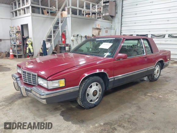 1991 Cadillac DeVille z VIN 1G6CD13B0M4305164, wystawiony jako IAAI lot #42028947 z przebiegiem 33 865 mil mil oraz . Historia ofert i sprzedaży dostępna na DreamBid. Obrazek 2.