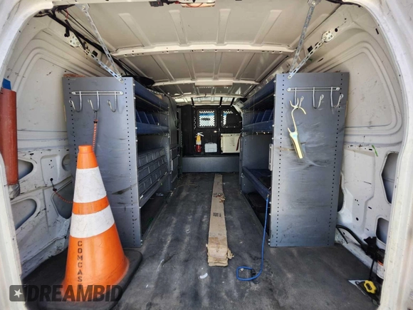 2009 Ford Econoline Cargo z VIN 1FTNE24L39DA13631, wystawiony jako IAAI lot #42563186 z przebiegiem 140 603 mil mil oraz . Historia ofert i sprzedaży dostępna na DreamBid. Obrazek 12.